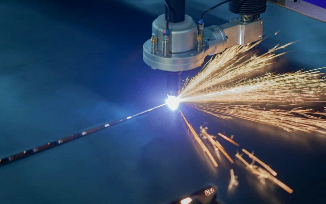 Dlaczego cięcie laserowe i gięcie decydują o jakości konstrukcji stalowych